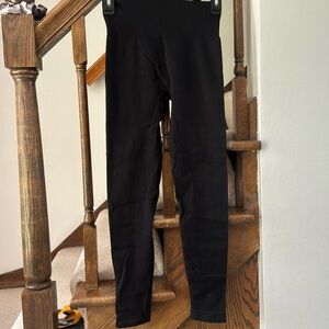 Black ribbed leggings